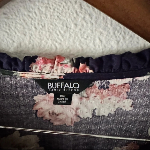 Buffalo Flutter Sleeve Floral Split Neck Top Navy Blossoms XXL Womens Spring - Picture 11 of 16